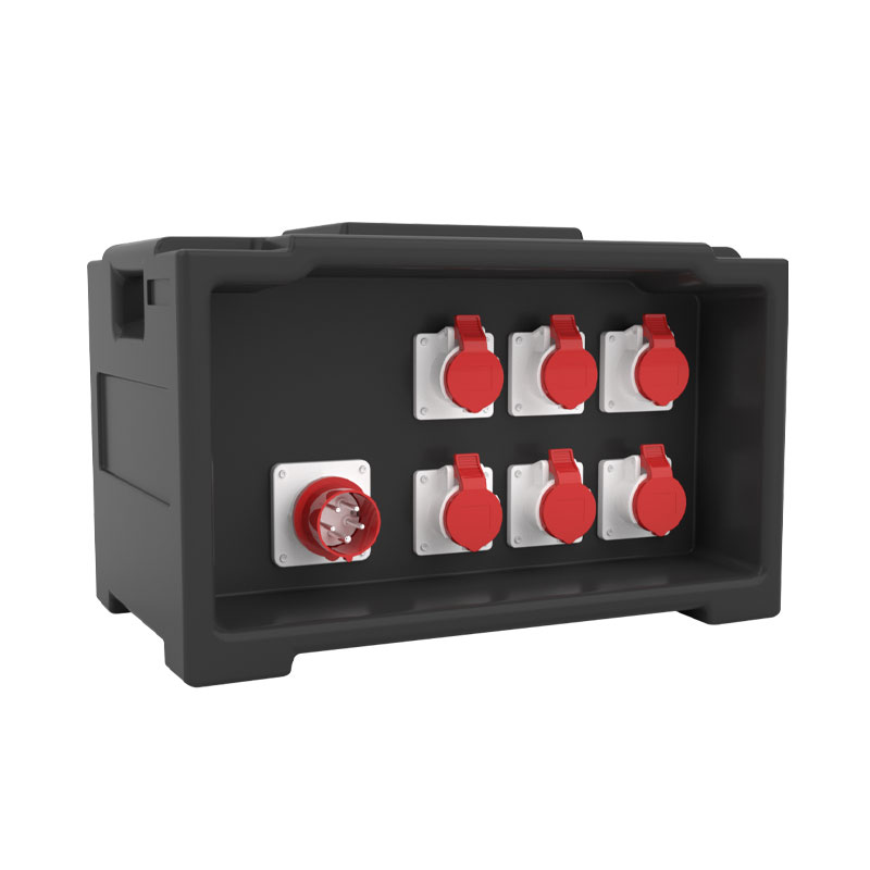 Caja de distribución para iluminación y sonido escénico PHLTD equipada con seis tomas industriales rojas y un enchufe industrial de 5 pines