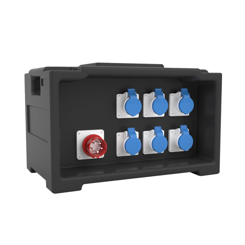 Caja de distribución para iluminación y sonido escénico PHLTD equipada con seis tomas industriales azules y un enchufe industrial de 5 pines